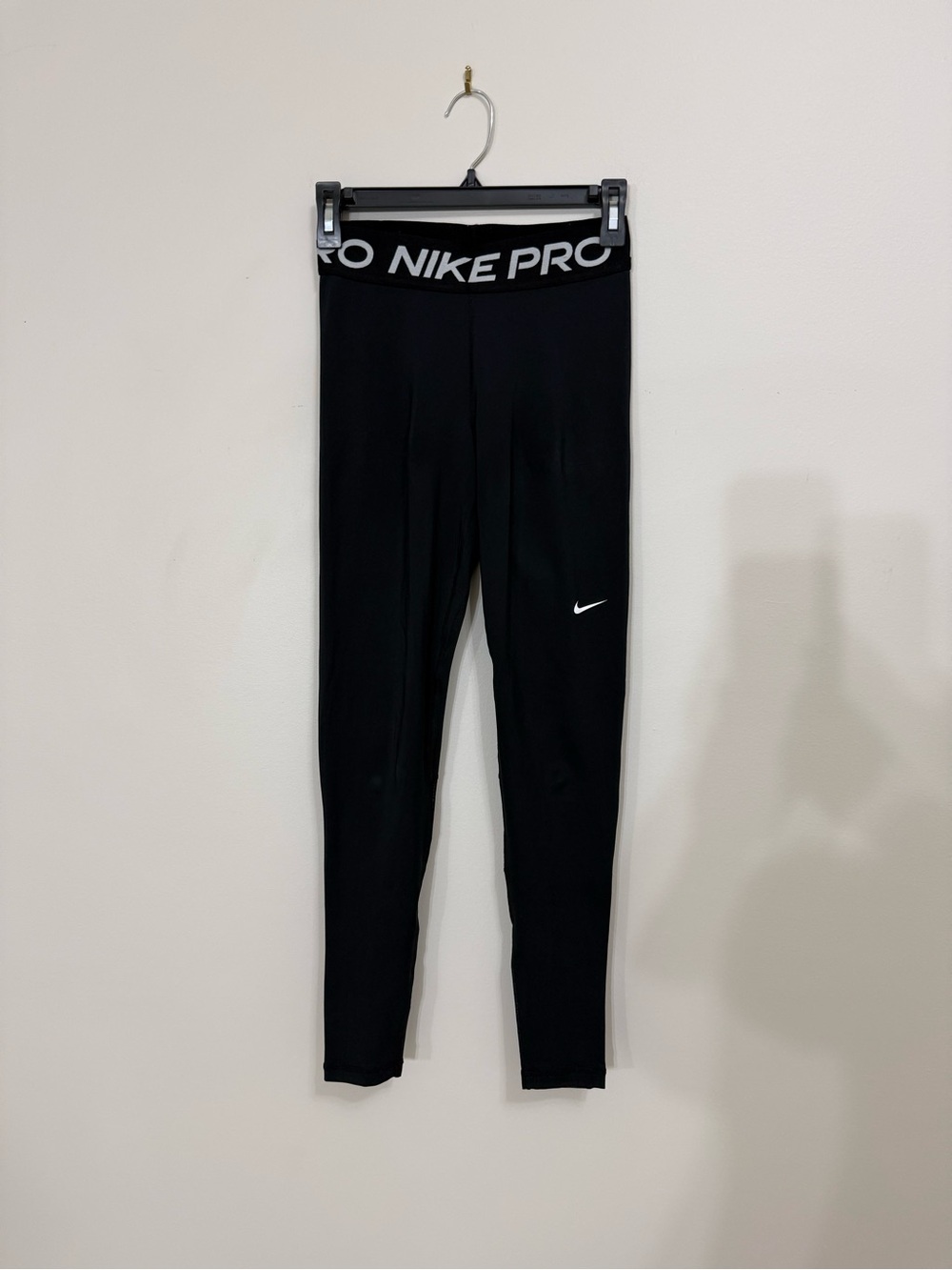 Nike Pro Women's Black Ankle Leggings Mesh Panels Stretch Size S  Great condit